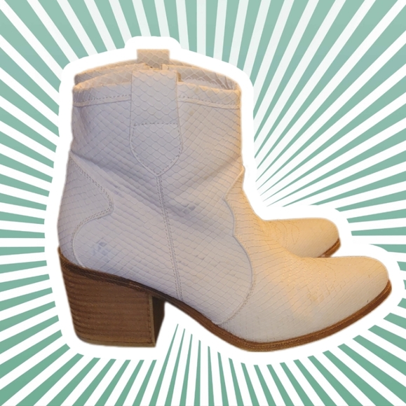 WHITE DIRTY LAUNDRY WORN BOOTS 7.5 SOME SCUFFS BUT OVERALL GORGEOUS - Picture 2 of 8